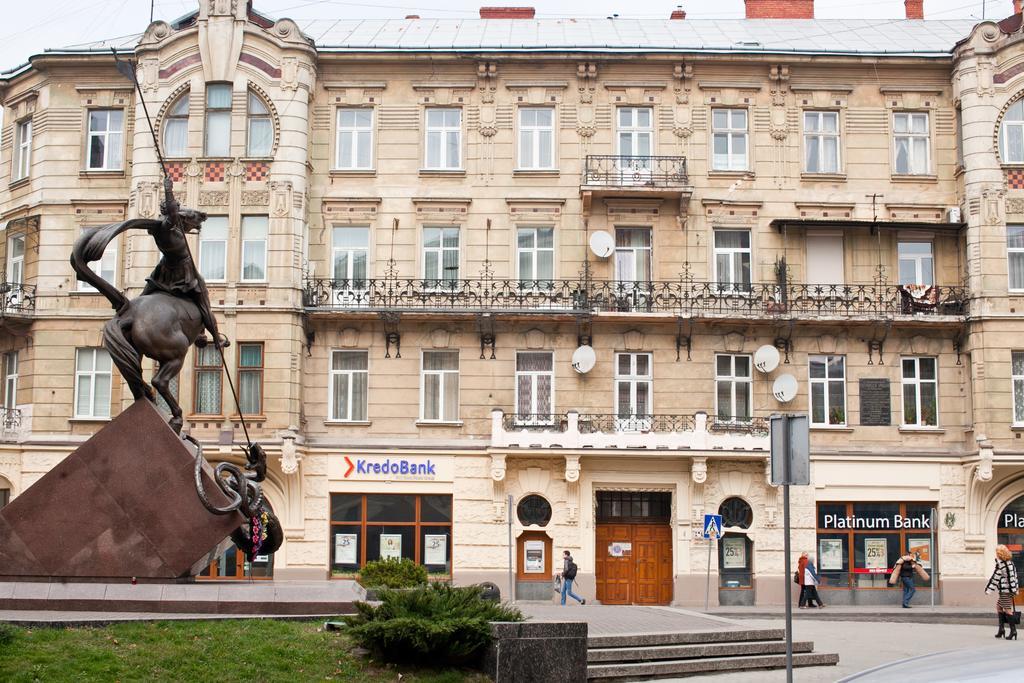 Romantic In Lviv 500M From Opera Bilik gambar