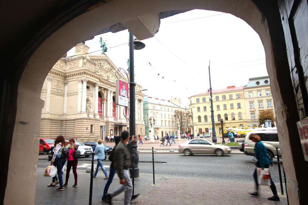 Romantic In Lviv 500M From Opera Luaran gambar