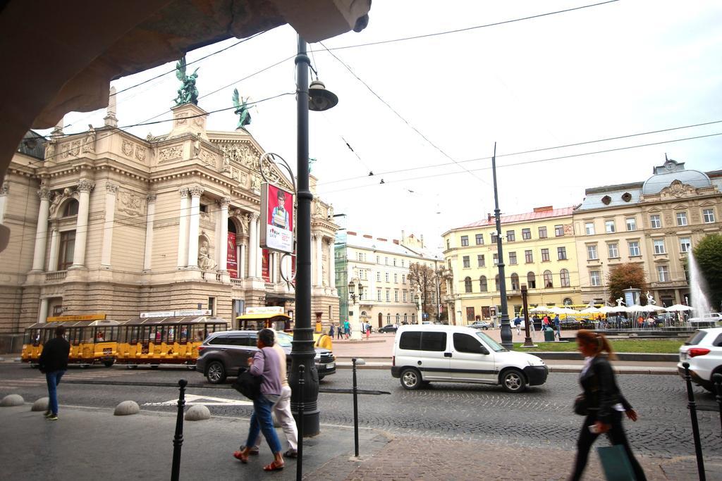 Romantic In Lviv 500M From Opera Luaran gambar