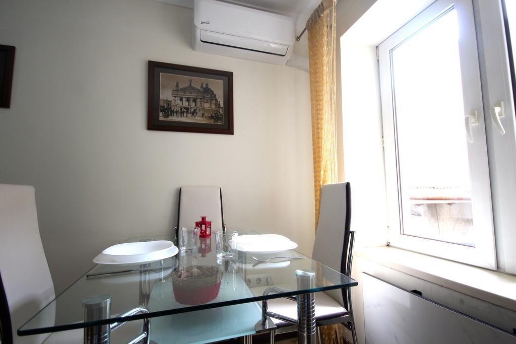 Romantic In Lviv 500M From Opera Luaran gambar
