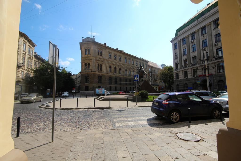 Romantic In Lviv 500M From Opera Luaran gambar